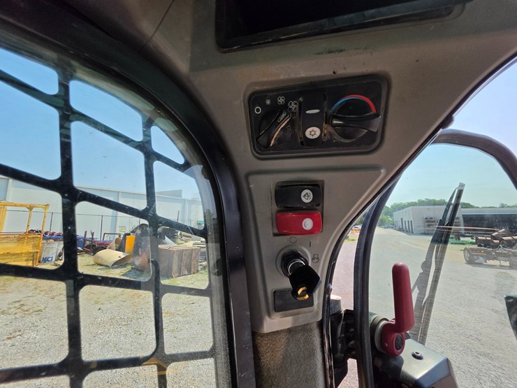2016-caterpillar-289d-image-23