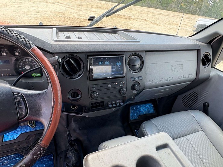2013-ford-f750-image-16