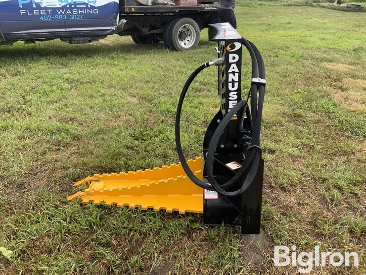 danuser-intimidator-skid-steer-tree-puller-image-8