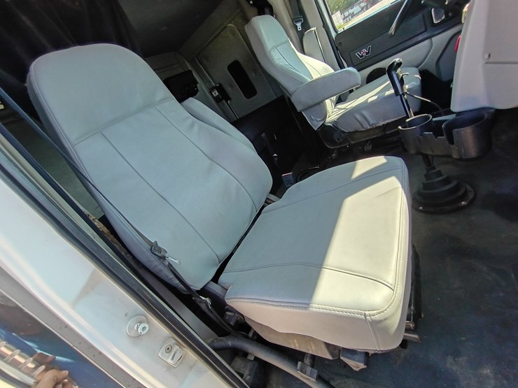 2014-western-star-4900-image-48