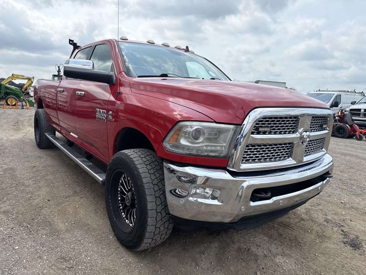 2018-dodge-3500-image-4