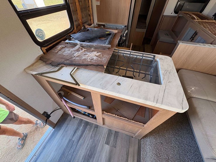 2022-forrest-river-"primetime-avenger-le"-bumper-pull-travel-trailer-image-16
