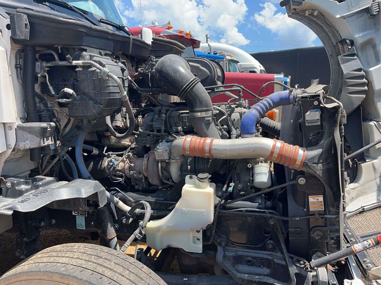 2022-kenworth-t680-image-38