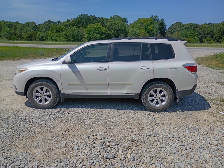 2012-toyota-highlander-image-3