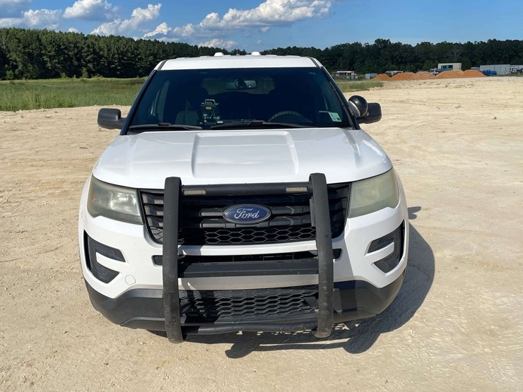 2018-ford-explorer-image-5
