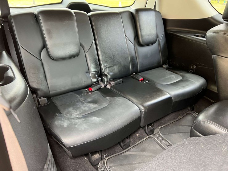 2012-infiniti-qx56-image-35