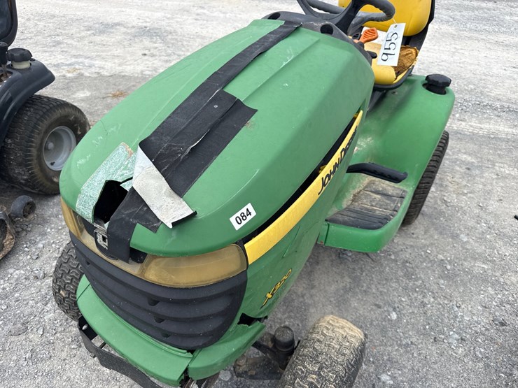 john-deere-x320-image-2
