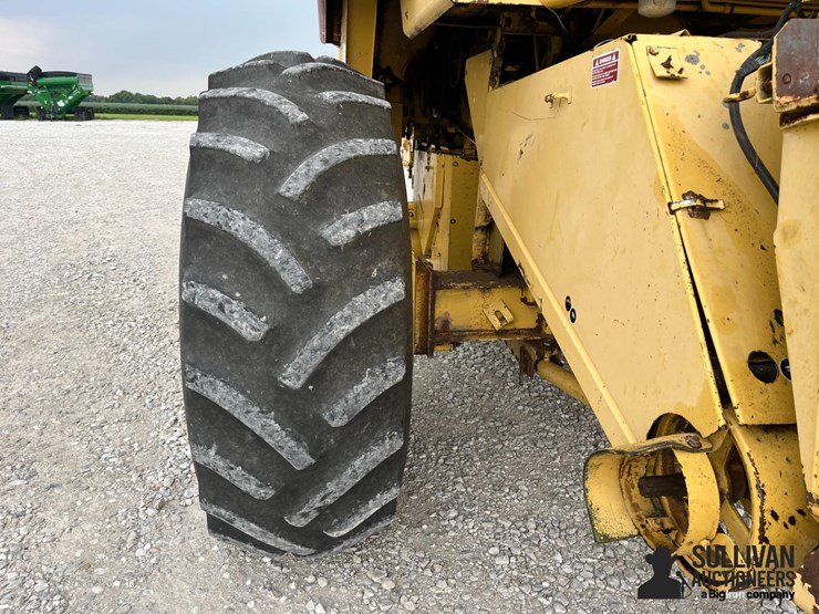 new-holland-tr86-image-18