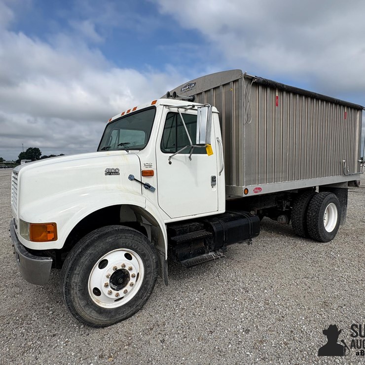 1999 INTERNATIONAL 4900