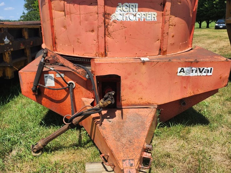 #2804-•-agri-chopper-tub-grinder-image-2