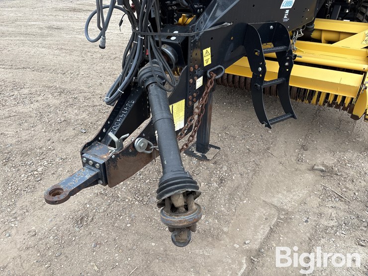 2016-new-holland-340-image-9