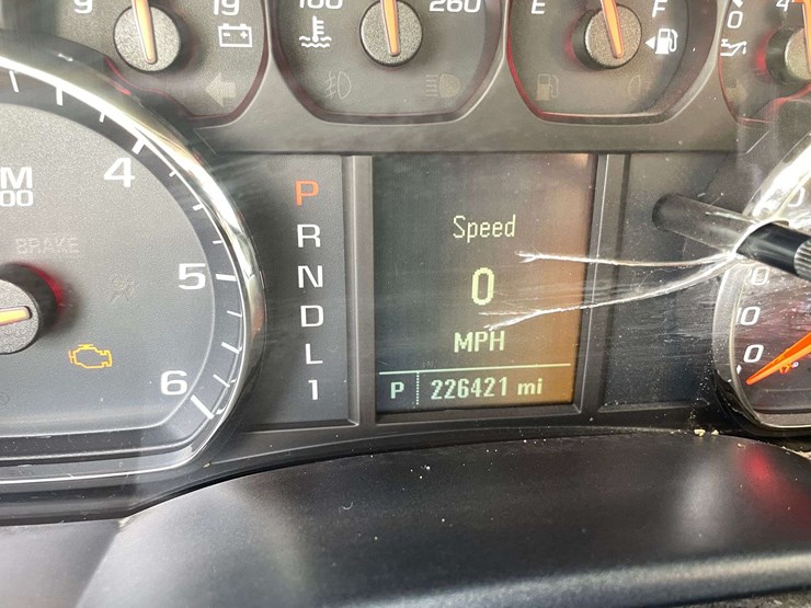 2017-chevrolet-silverado-3500-image-27