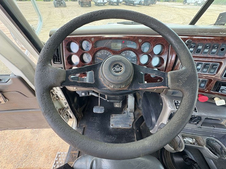 2005-mack-chn613-image-16