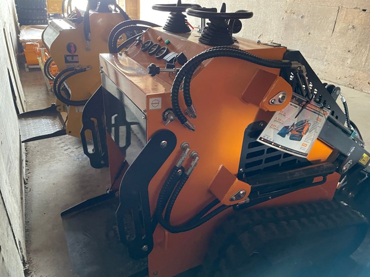 #9735-•-land-honor-mini-skid-steer-loader-image-4