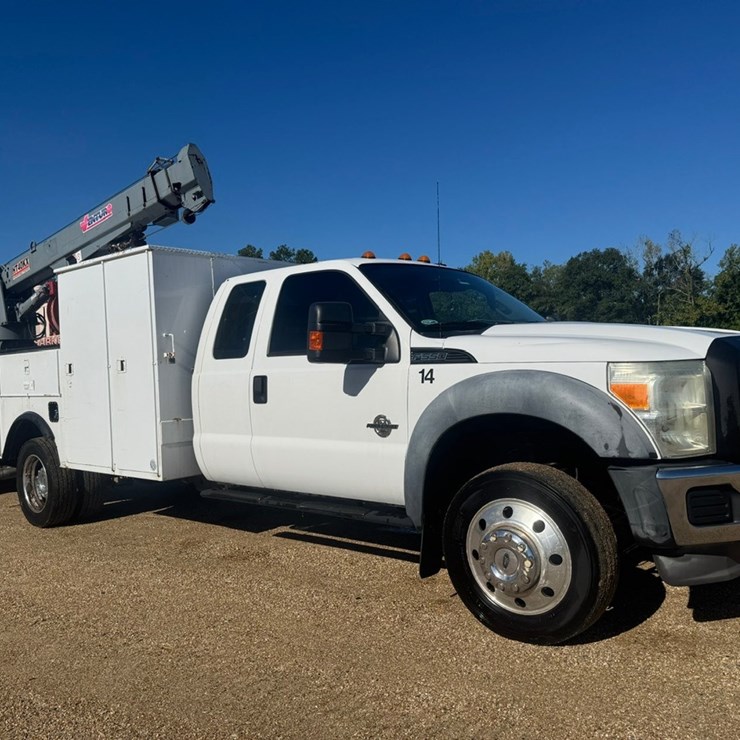 2011 FORD F550