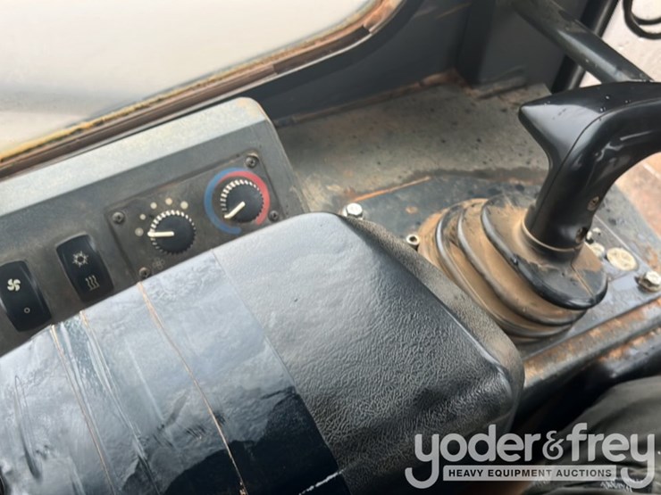 2016-deere-550k-image-33