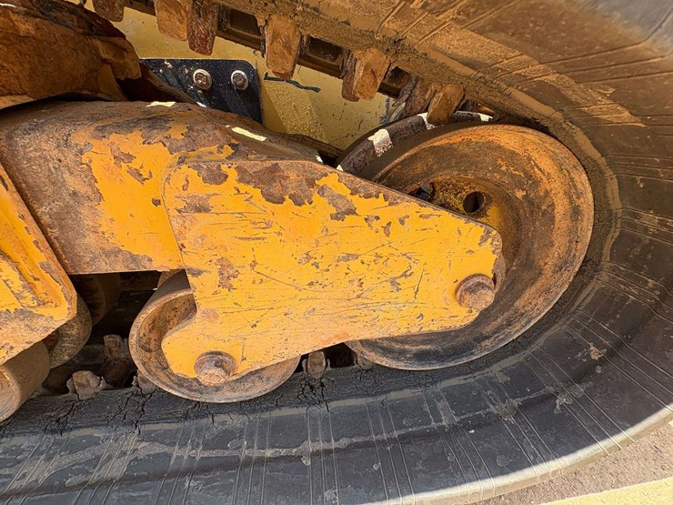 2020-caterpillar-299d3-image-26