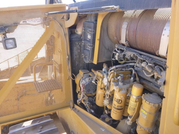 2012-caterpillar-d8t-image-20
