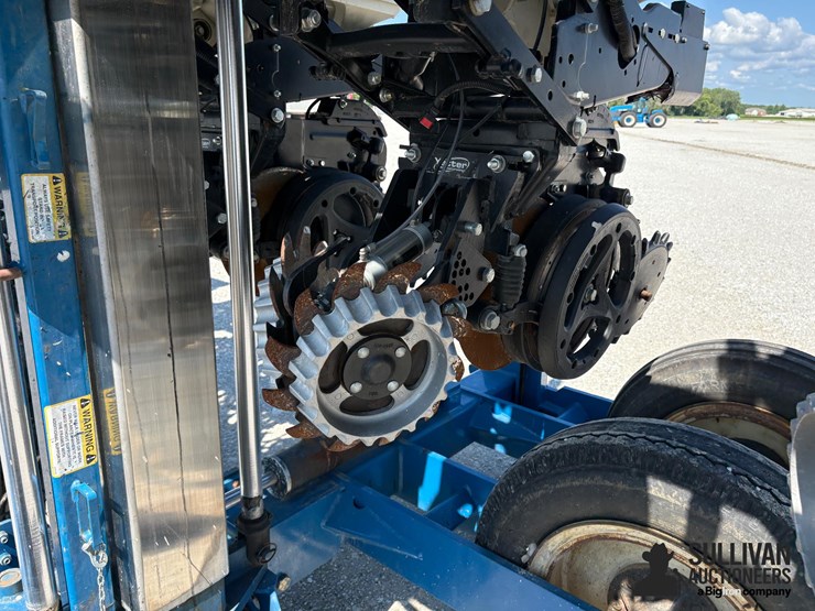 1995-kinze-2600-image-19