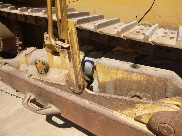 2012-caterpillar-d8t-image-30