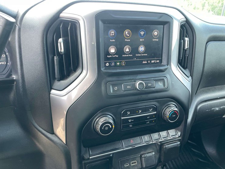 2022-chevrolet-silverado-3500-image-14