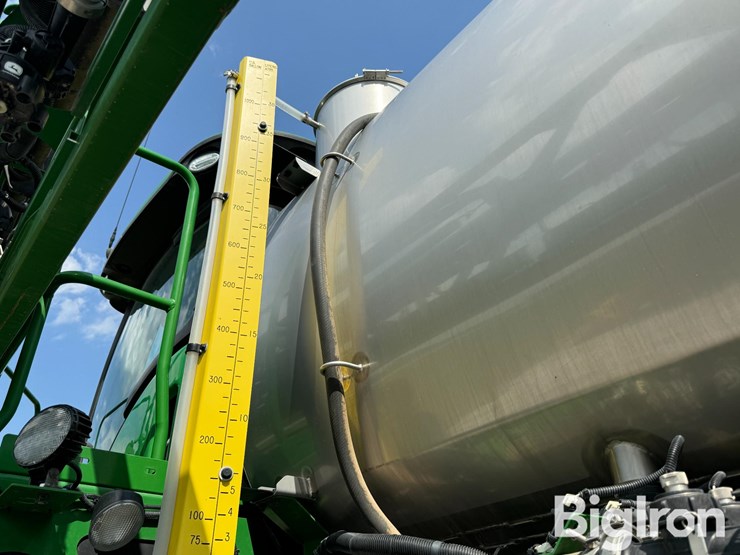 2020-john-deere-r4038-image-17