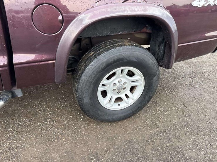 2004-dodge-dakota-image-8