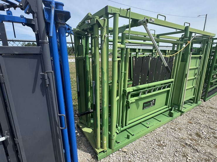 new/unused-real-tuff-squeeze-chute-image-2