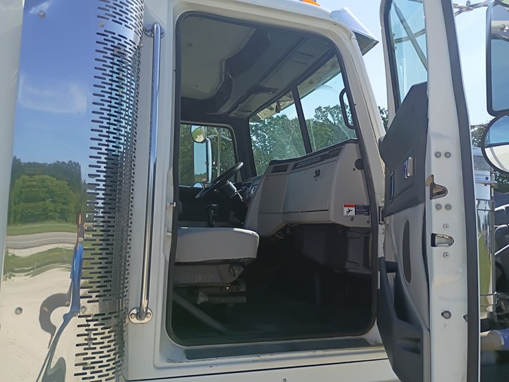 2014-western-star-4900-image-46