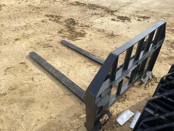 #2109-•-jct-skid-steer-mounted-pallet-fork-frame-with-60"-forks-image-4