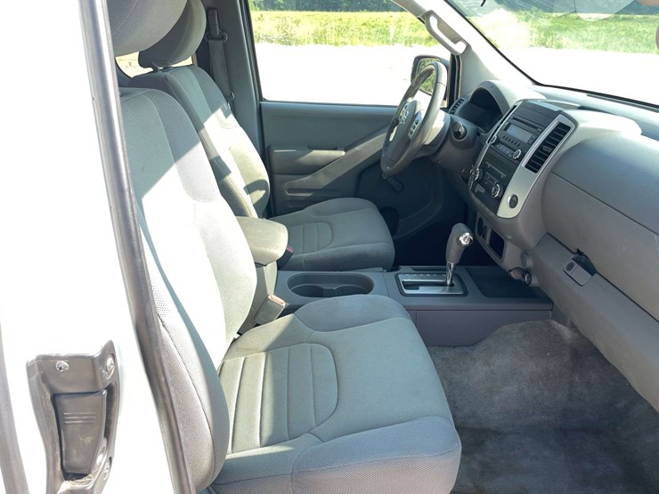 2016-nissan-frontier-image-18