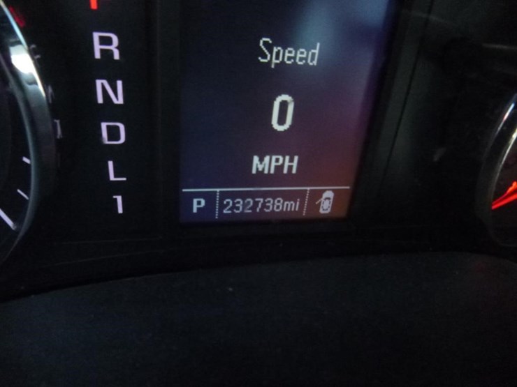 2018-chevrolet-2500-image-12