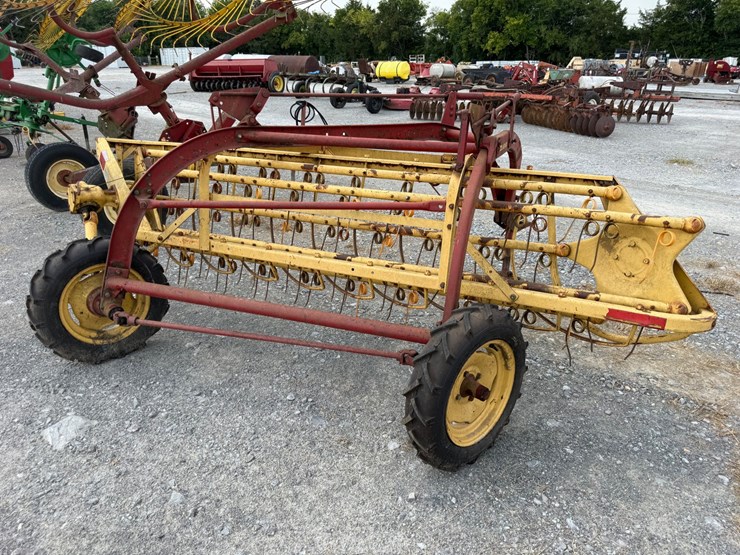 new-holland-256-image-3