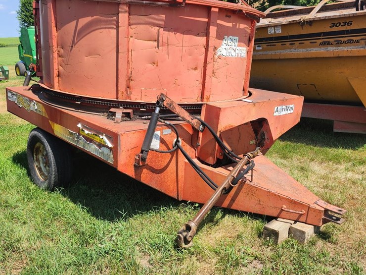 #2804-•-agri-chopper-tub-grinder-image-3