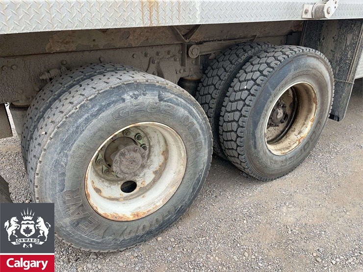 2016-freightliner-114sd-image-12