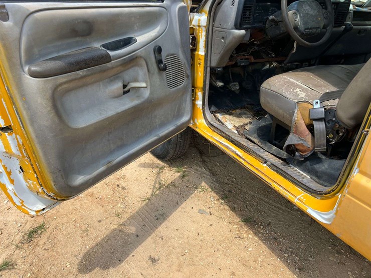 1995-dodge-ram-3500-image-19