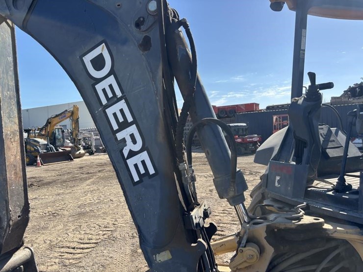 2007-deere-410j-image-25