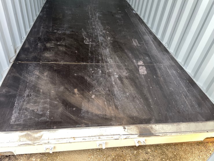 #404-•-20'-shipping-container-image-12