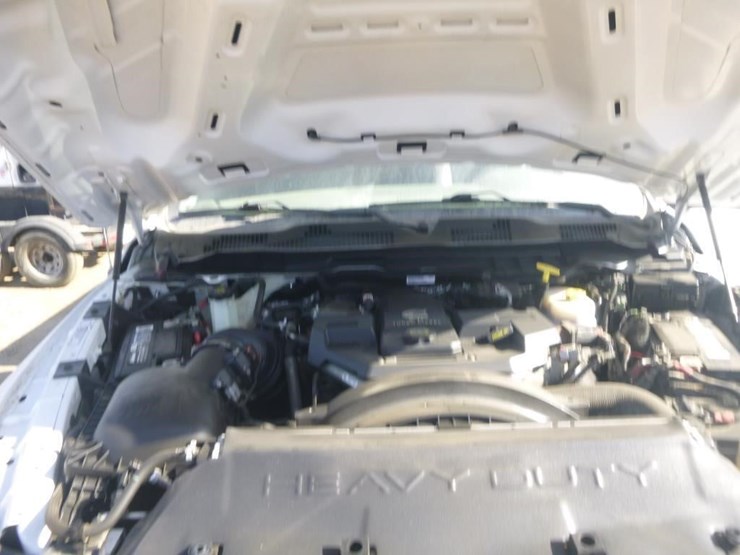 2016-dodge-3500-image-26