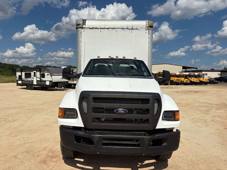2013-ford-f750-image-5