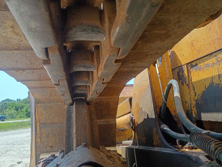 caterpillar-d4c-image-41