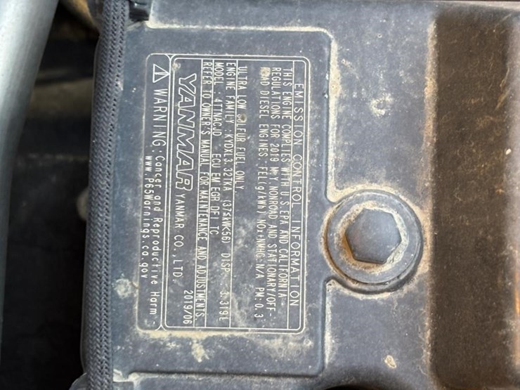2020-deere-210l-image-56
