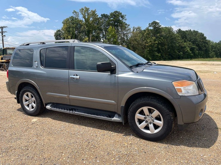 2015-nissan-armada-image-4