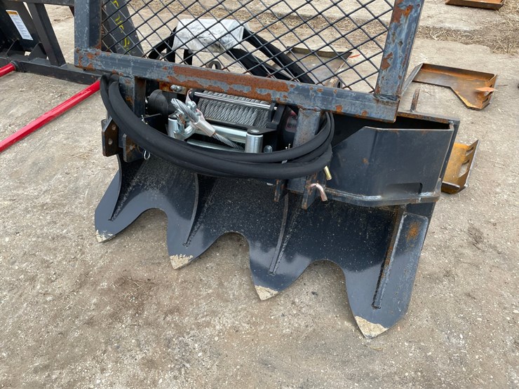 #9773-•-landhonor-hydraulic-logging-winch-skid-steer-attachment-image-2