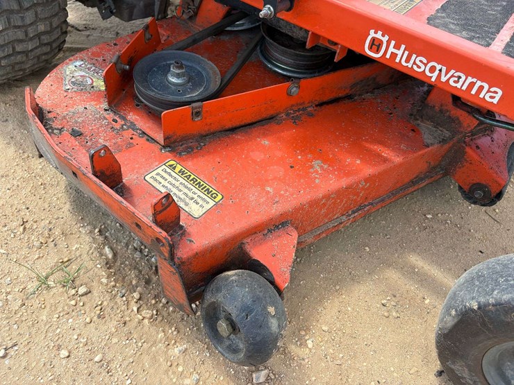 husqvarna-42"-zero-turn-lawn-mower-image-11