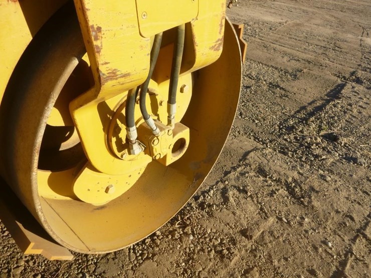 2008-caterpillar-cb34-image-12