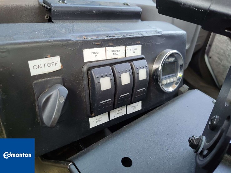 2016-freightliner-114sd-image-23