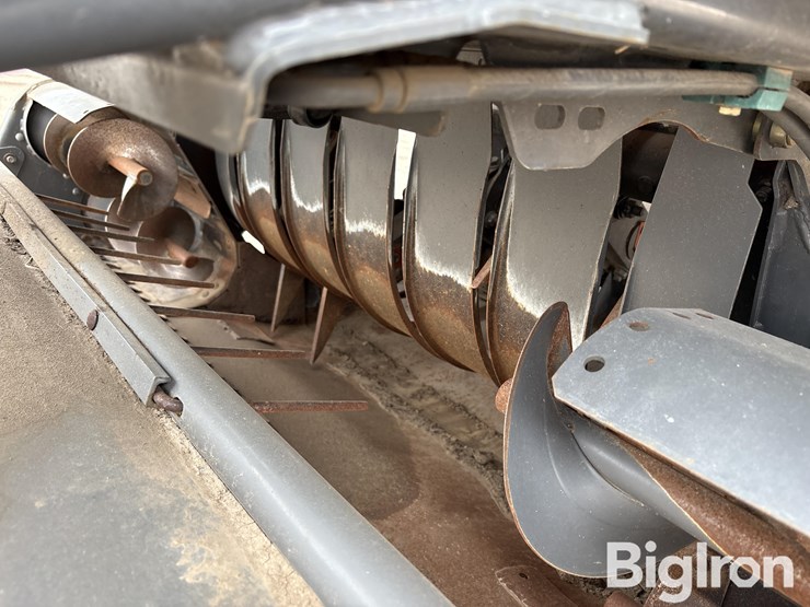 2011-massey-ferguson-2190-image-13