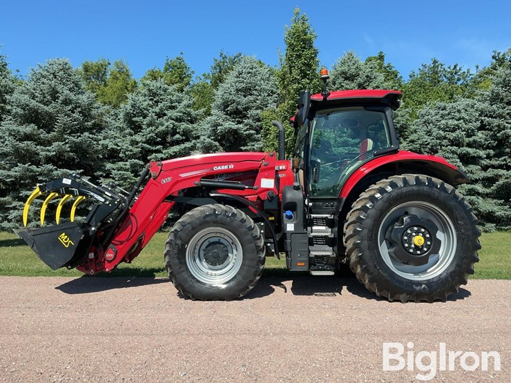 2025-case-ih-puma-185-mfwd-tractor-w/grapple-loader-image-8
