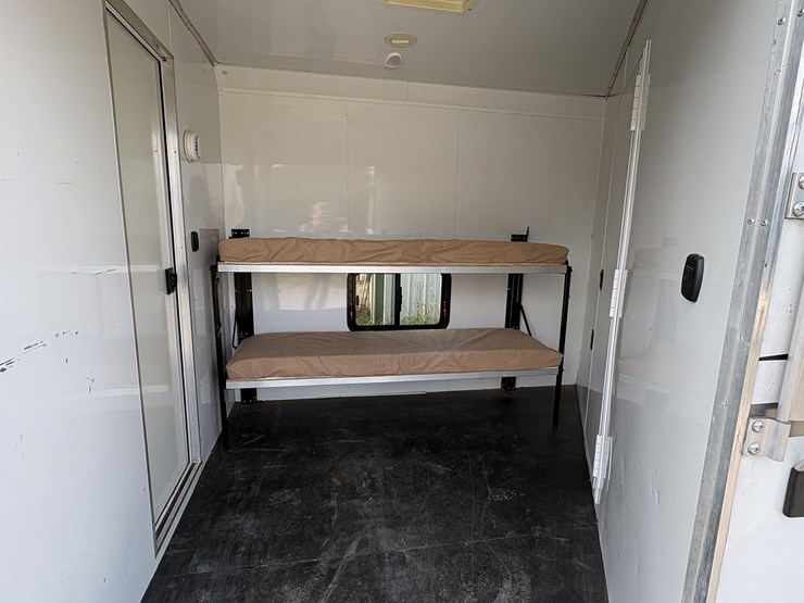 2018-bison-8011ldstlt-stock-combo-living-quarters-trailer-image-45